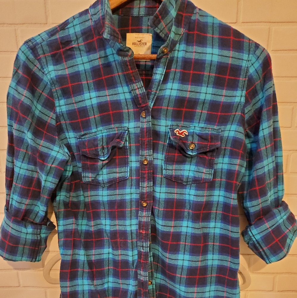 Hollister unisex shirt.